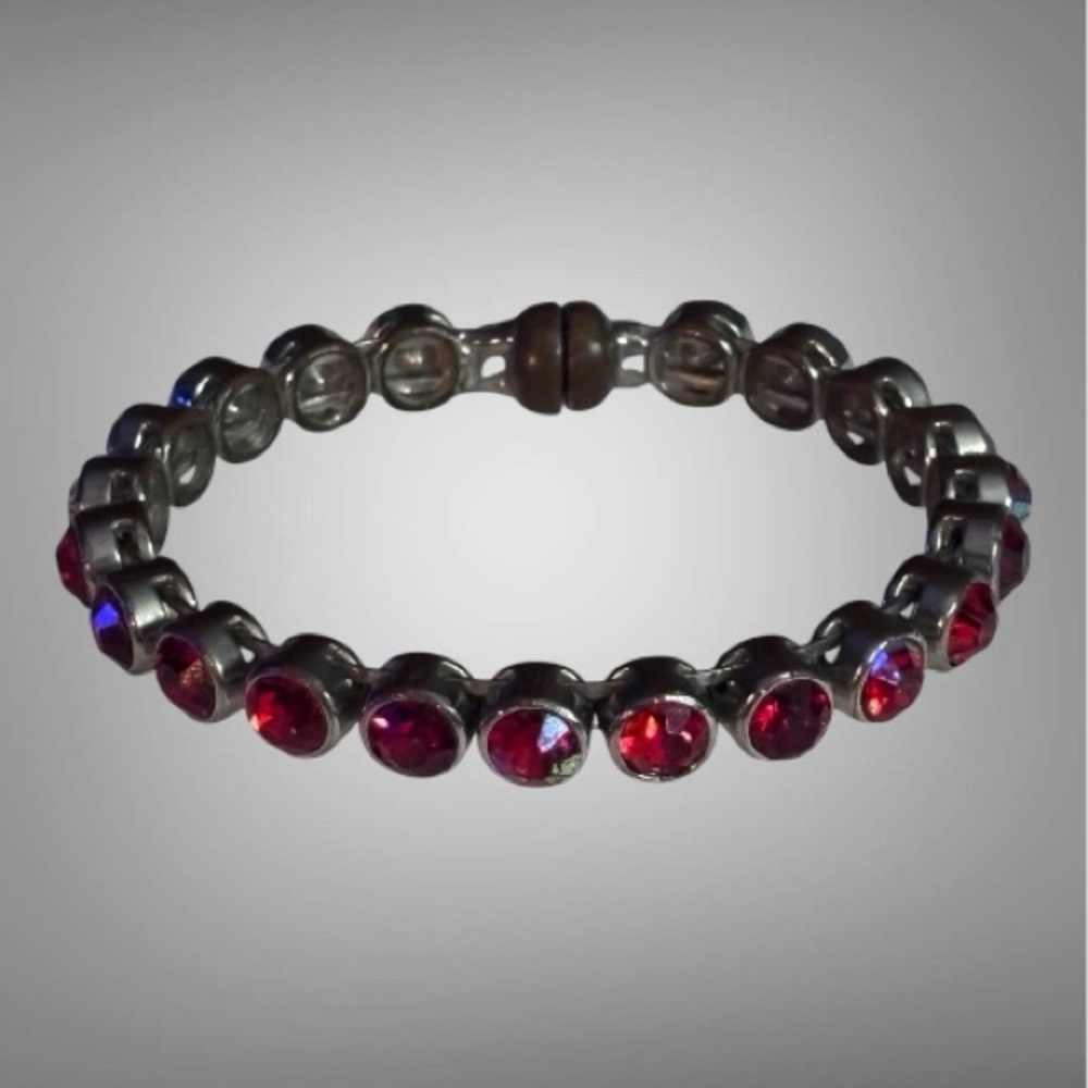 🌼Paparazzi “Sugar Coated Sparkle” Red Cabochon Bangle - Picture 4 of 5